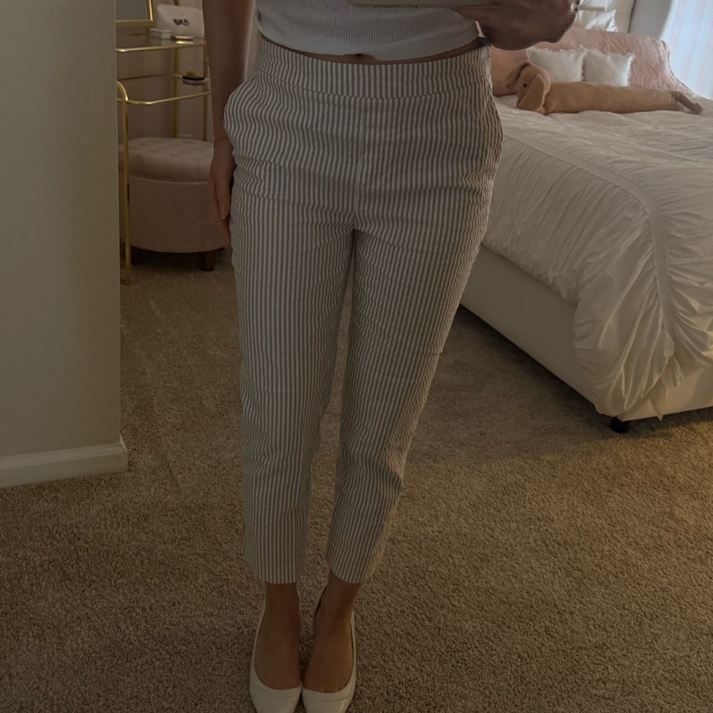 Jones New York Vintage Beige and White Striped Ankle Trousers